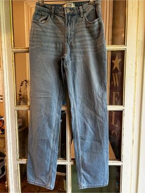 Hollister high rise  Light Blue Straight-Leg Jeans